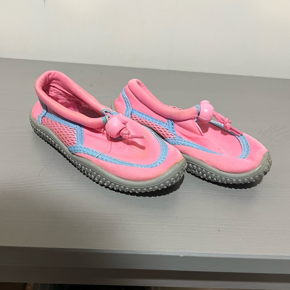 Kids Pink Water Shoes - Size 9 - Reel Legends